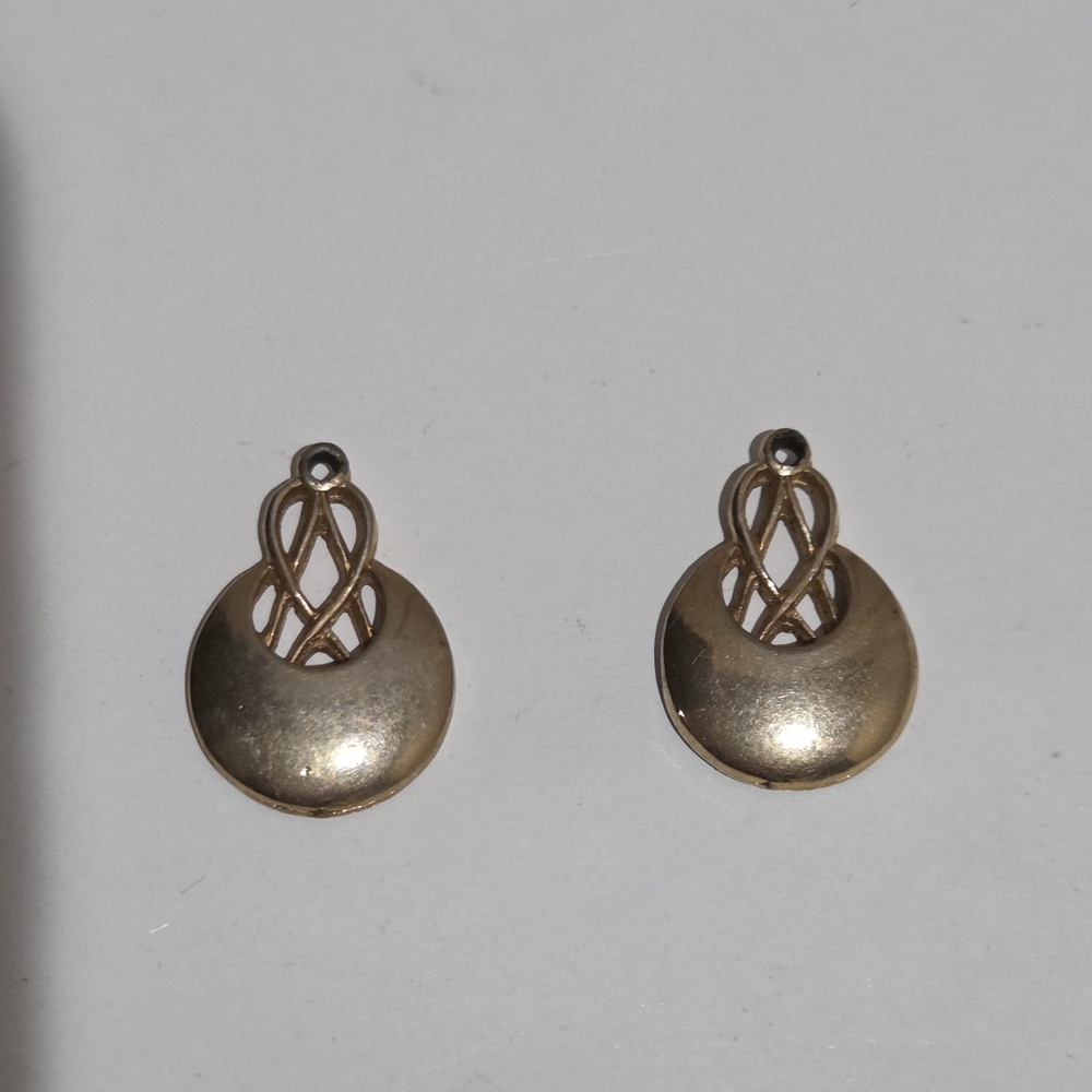 Vintage Gold Tone Drop Earrings